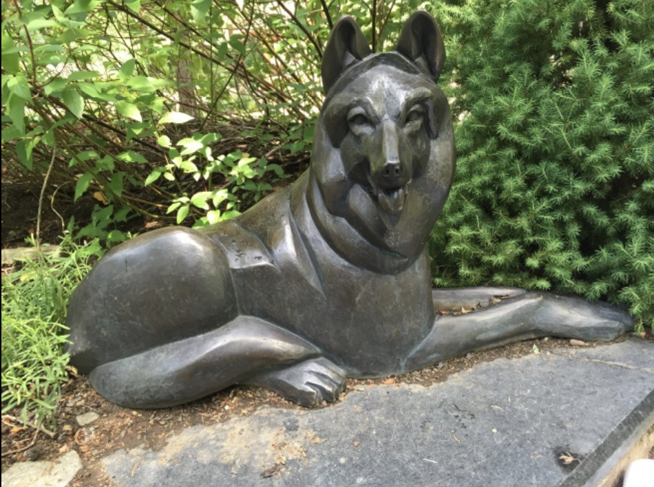 Wolf sculpture